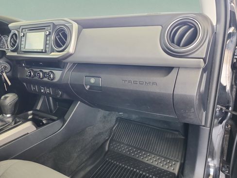 Used 2018 Toyota Tacoma SR5 RWD image 20