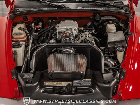 Used 2003 Chevrolet SSR w/ Preferred Equipment Group image 40