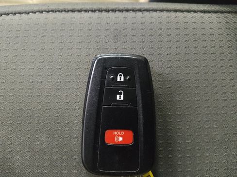 Used 2018 Toyota Prius Two w/ Prius Two Safety Plus Package FWD image 32