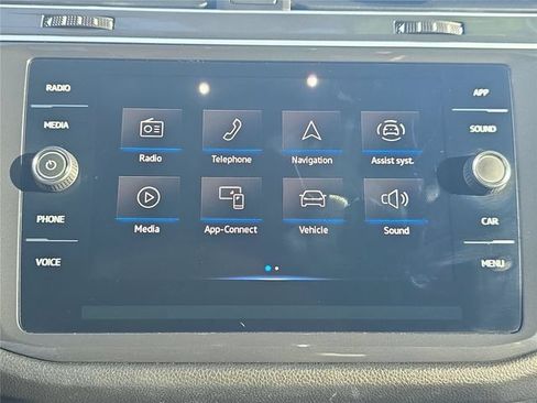 Used 2024 Volkswagen Tiguan SE FWD image 16