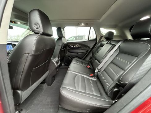 Used 2024 GMC Terrain Denali image 29