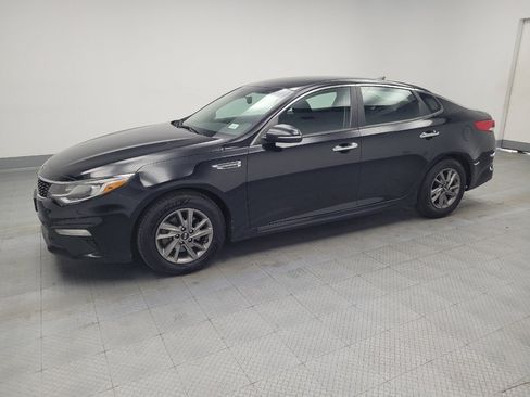 Used 2020 Kia Optima LX image 2