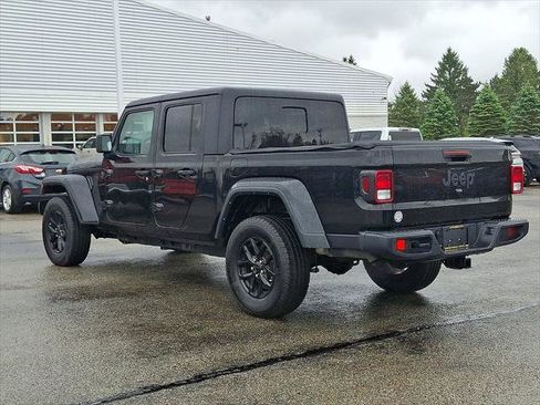 Used 2022 Jeep Gladiator Sport AWD/4WD image 4