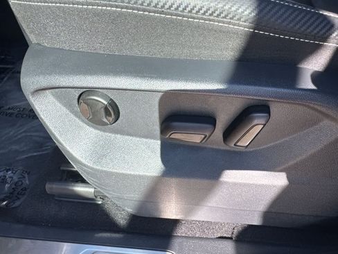 Used 2023 Volkswagen Atlas Cross Sport SE w/ Panoramic Sunroof Package image 24