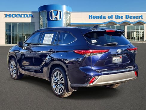 Used 2023 Toyota Highlander Platinum image 5