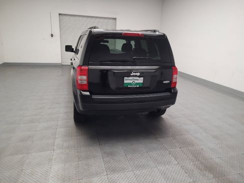 Used 2017 Jeep Patriot Latitude FWD image 6
