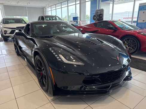 Used 2016 Chevrolet Corvette Z06 w/ 3LZ Preferred Equipment Group RWD image 3