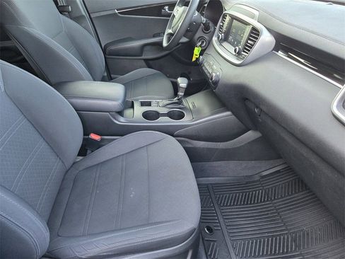 Certified 2020 Kia Sorento L image 13