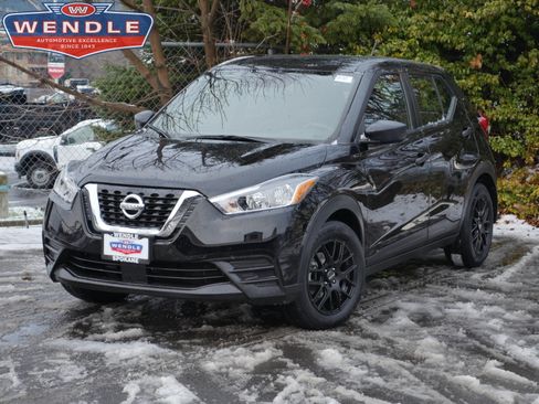 Certified 2020 Nissan Kicks S image 1