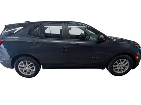 Used 2022 Chevrolet Equinox LS FWD image 7