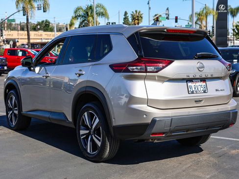 Used 2024 Nissan Rogue SL AWD/4WD image 23