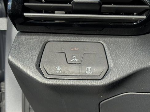 Used 2025 Volkswagen ID.4 Pro RWD image 21