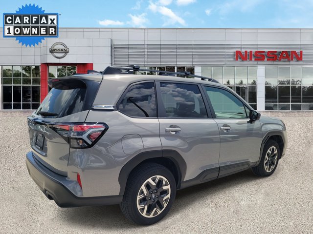 Used 2025 Subaru Forester Premium AWD/4WD image 2