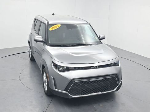 Certified 2025 Kia Soul LX w/ LX Technology Package FWD image 42