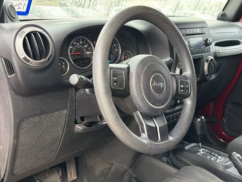 Used 2012 Jeep Wrangler Unlimited Sport AWD/4WD image 13