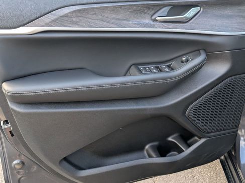 New 2026 Jeep Grand Cherokee Laredo image 6