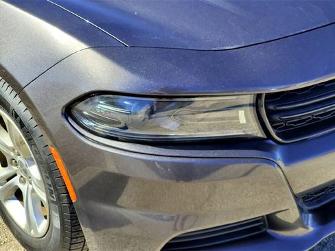 Used 2022 Dodge Charger SXT image 2