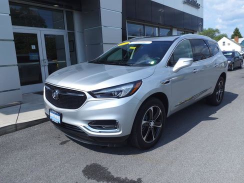 Used 2021 Buick Enclave Essence w/ Sport Touring Edition image 2