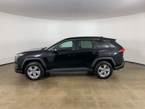 Used 2022 Toyota RAV4 XLE AWD/4WD image 15