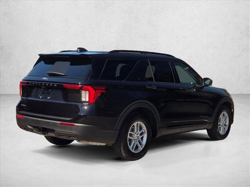 New 2026 Ford Explorer Active RWD image 2