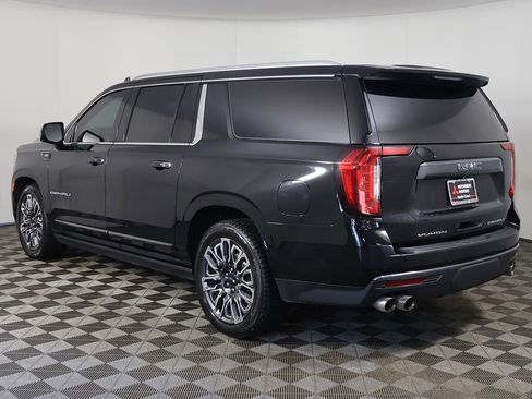 Used 2023 GMC Yukon XL Denali Ultimate AWD/4WD image 16