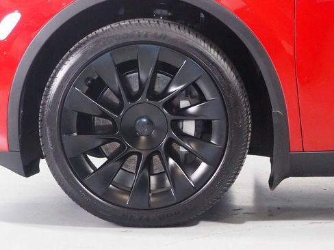 Used 2023 Tesla Model Y Long Range AWD/4WD image 46