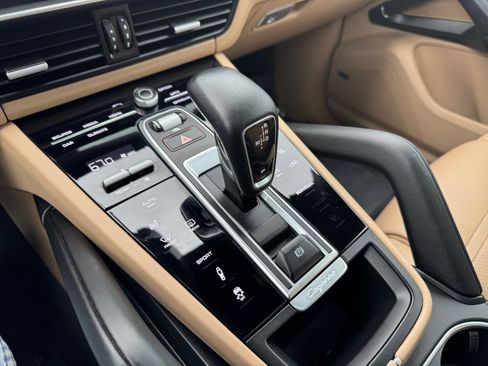 Used 2019 Porsche Cayenne AWD/4WD image 25