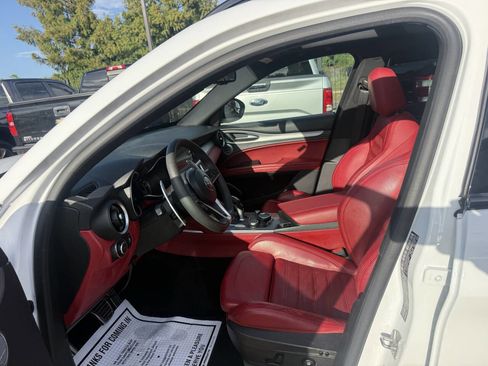 Used 2019 Alfa Romeo Stelvio Ti Sport w/ Quick Order Package 22S Sport AWD/4WD image 7