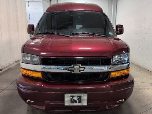 Used 2021 Chevrolet Express 2500 LS w/ Enhanced Convenience Package RWD image 2