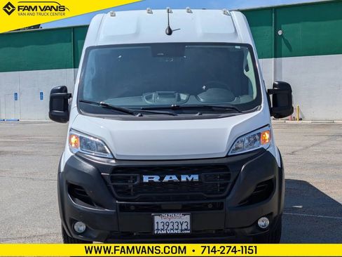 Used 2024 RAM ProMaster 2500 w/ Safety Group FWD image 2