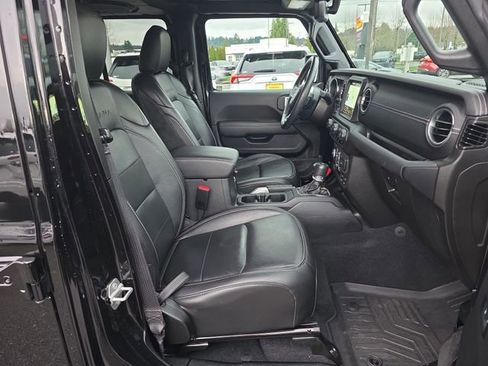 Used 2022 Jeep Wrangler Unlimited Sahara w/ Cold Weather Group image 12