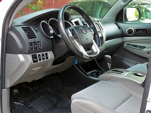 Used 2015 Toyota Tacoma 4x4 Double Cab w/ TRD Off-Road Package image 20