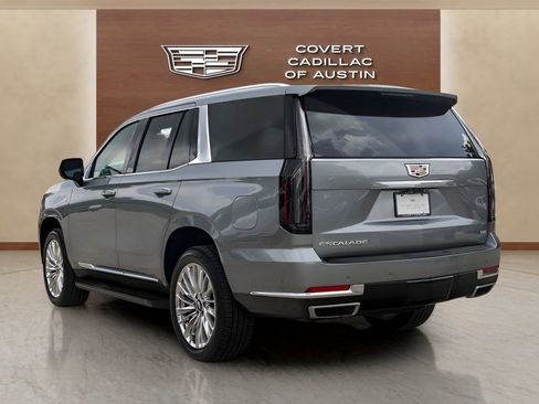 Certified 2025 Cadillac Escalade Premium Luxury AWD/4WD image 3