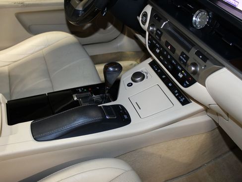 Used 2013 Lexus ES 350 w/ Luxury Pkg image 33