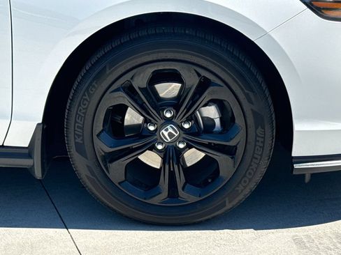 Certified 2025 Honda Accord SE image 11