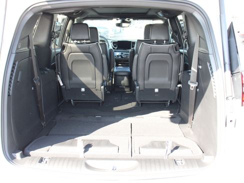 New 2026 Chrysler Pacifica Limited w/ S Appearance Package image 28