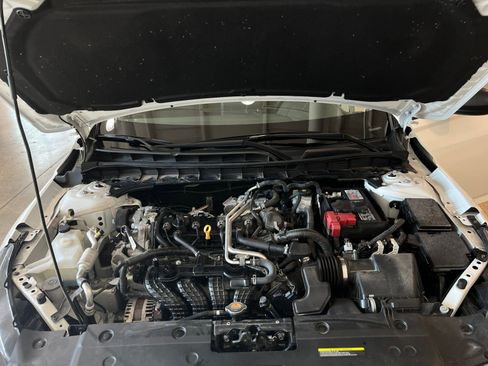 Used 2025 Nissan Altima 2.5 SV image 31