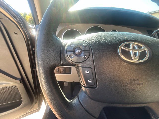Used 2013 Toyota Tundra 4x4 CrewMax w/ Tow Pkg image 27
