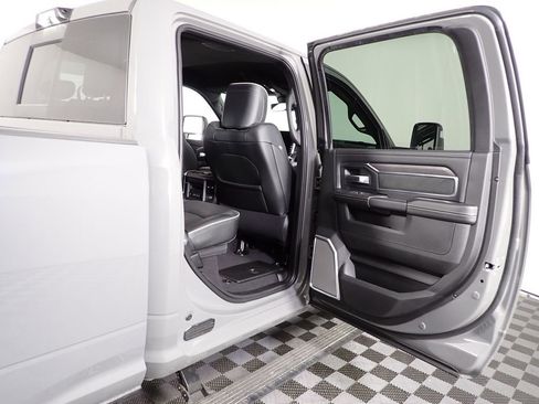 New 2026 RAM 2500 Laramie AWD/4WD image 38