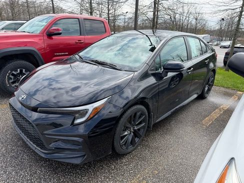 Certified 2024 Toyota Corolla SE w/ SE Premium Package image 1