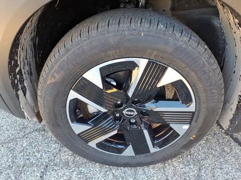 New 2026 Nissan Kicks SV w/ SV Premium Package image 31