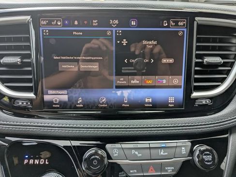 New 2027 Chrysler Pacifica Select FWD image 16