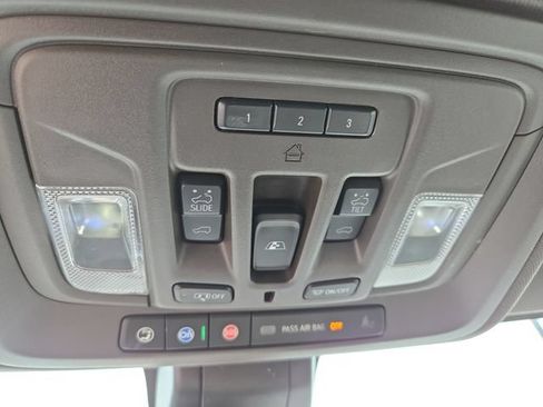 Used 2019 GMC Sierra 1500 SLT w/ SLT Premium Plus Package AWD/4WD image 30