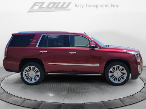 Used 2019 Cadillac Escalade Platinum AWD/4WD image 10