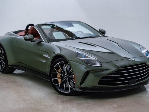 Used 2026 Aston Martin V8 Vantage Roadster image 3