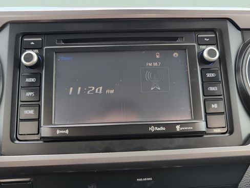 Used 2019 Toyota Tacoma 2WD Double Cab image 22