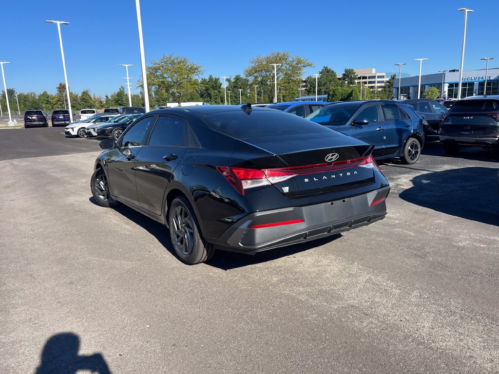 Used 2024 Hyundai Elantra SEL FWD image 5