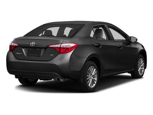 Used 2016 Toyota Corolla LE FWD image 2