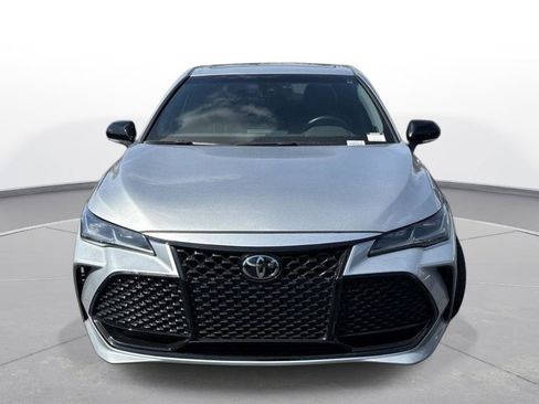 Used 2022 Toyota Avalon Touring w/ Advanced Safety Package image 3