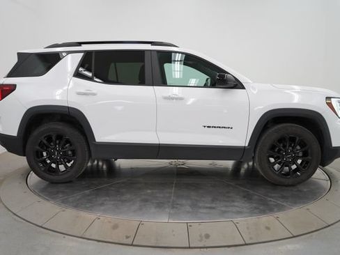 Used 2025 GMC Terrain Elevation w/ Black Edition AWD/4WD image 8